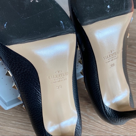 Valentino Classic Rockstuds Black Pumps - Picture 8 of 8